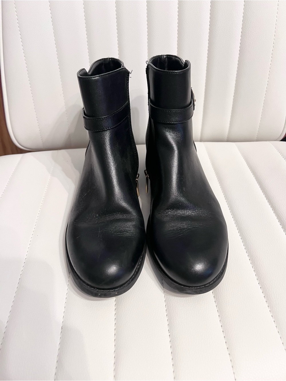 MICHAEL KORS Black Leather Ankle Boots with Logo Panel 8.5 - Picture 2 of 8